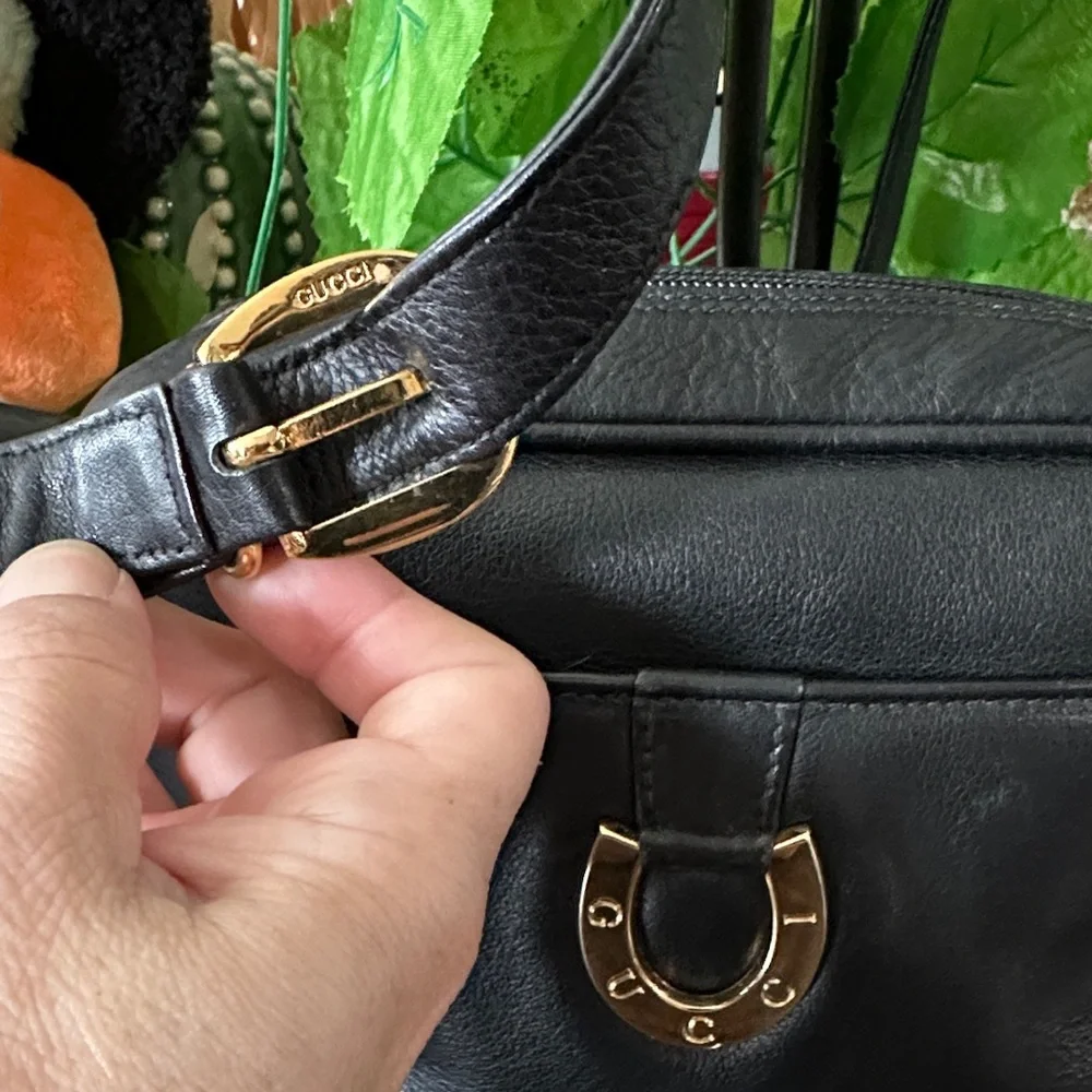Gucci Jackie vintage Black Leather Shoulder Bag with Gold Detail - Picture 4 of 16